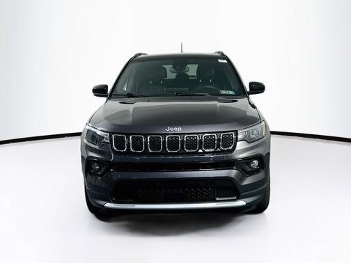 Granite Crystal Metallic Clearcoat 2023 Jeep Compass Limited