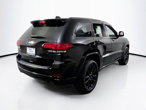 2022 Jeep Grand Cherokee Laredo