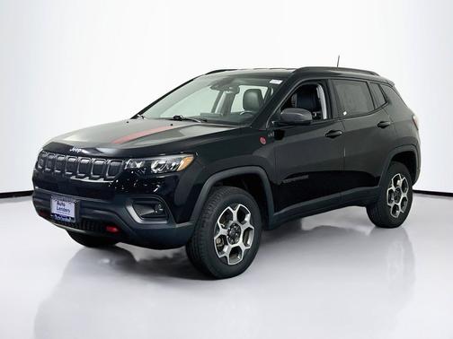 Diamond Black Crystal Pearlcoat 2022 Jeep Compass Trailhawk