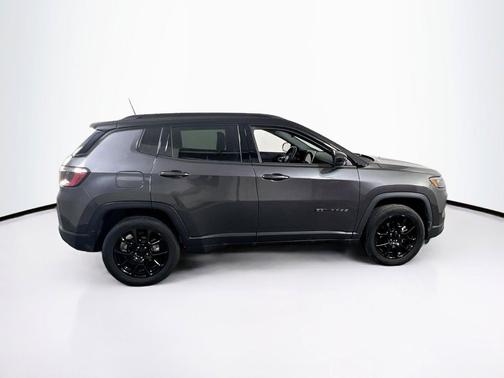 Granite Crystal Metallic Clearcoat 2022 Jeep Compass Latitude