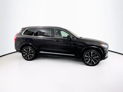 2023 Volvo XC90 B5 Plus