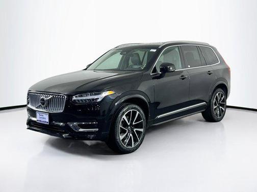 2023 Volvo XC90 B5 Plus