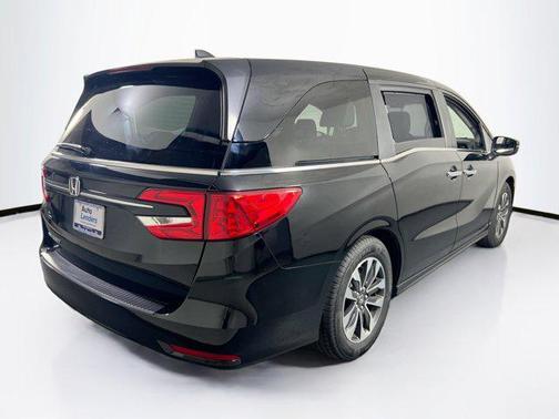 Crystal Black Pearl 2023 Honda Odyssey EX-L