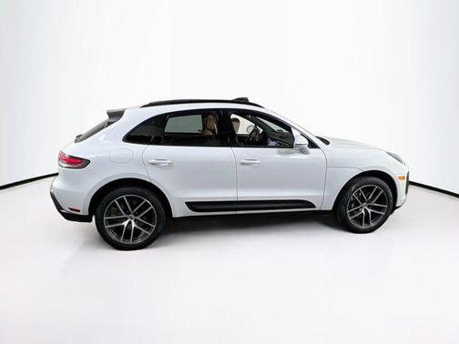 White 2022 Porsche Macan Macan