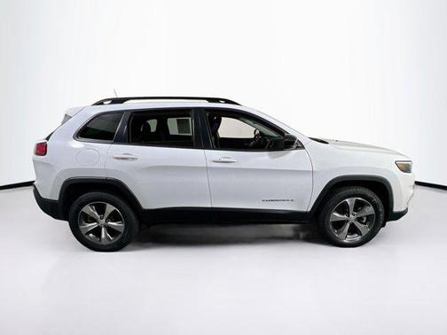 Bright White Clearcoat 2022 Jeep Cherokee Limited