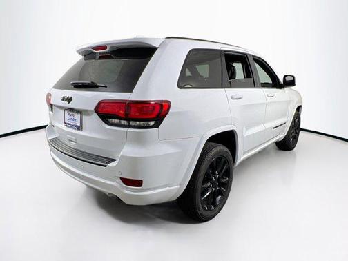 2022 Jeep Grand Cherokee Laredo