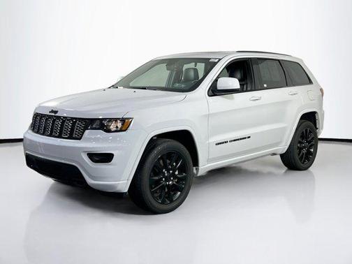 2022 Jeep Grand Cherokee Laredo