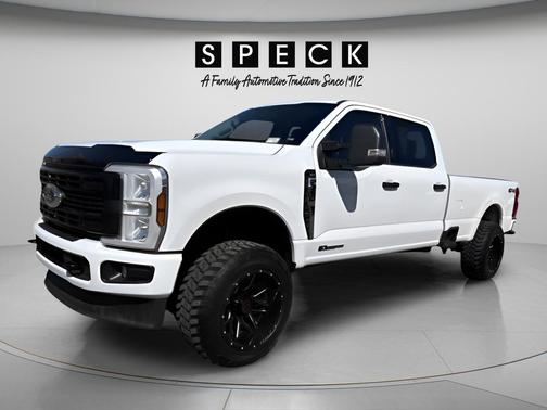Oxford White 2024 Ford F-350 XLT