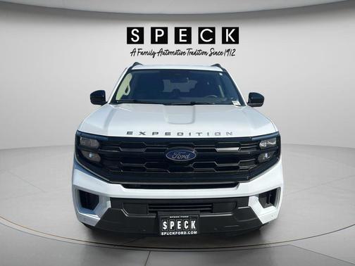 Oxford White 2025 Ford Expedition Active
