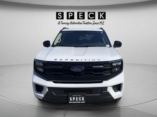 Oxford White 2025 Ford Expedition Active