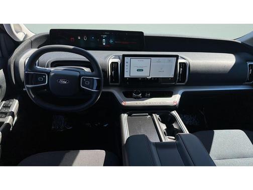 Oxford White 2025 Ford Expedition Active