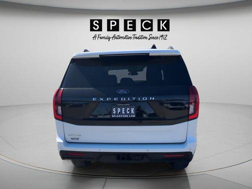 Oxford White 2025 Ford Expedition Active