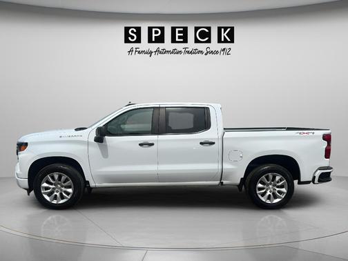 Summit White 2022 Chevrolet Silverado 1500 Custom