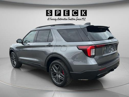Carbonized Gray Metallic 2026 Ford Explorer ST-Line