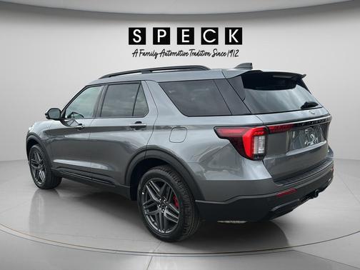 Carbonized Gray Metallic 2026 Ford Explorer ST-Line