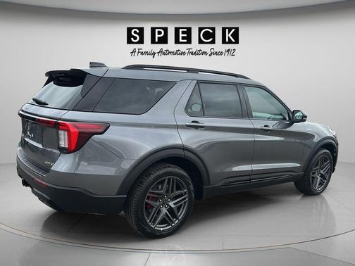 Carbonized Gray Metallic 2026 Ford Explorer ST-Line
