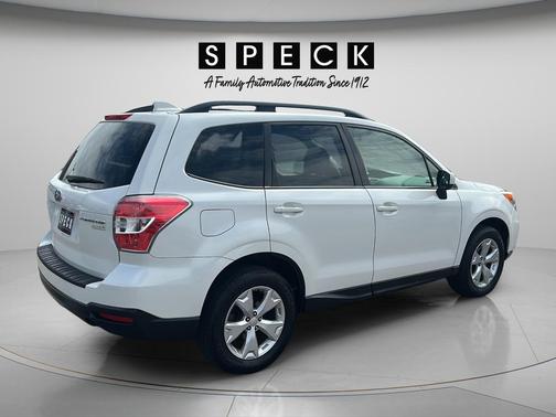 Crystal White Pearl 2016 Subaru Forester 2.5i Premium