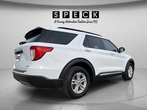 Oxford White 2023 Ford Explorer XLT