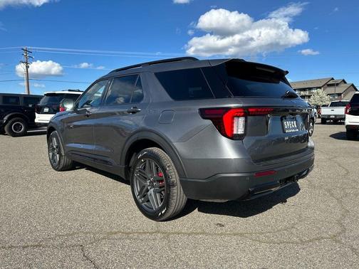 Gray Metallic 2026 Ford Explorer ST-Line