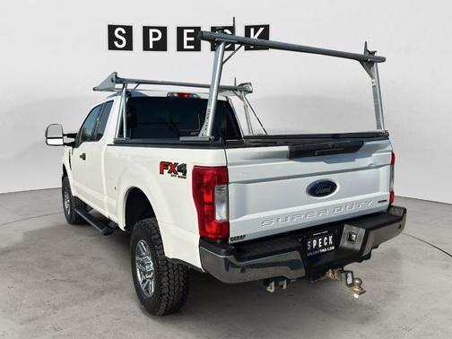 Oxford White 2017 Ford F-350 XLT