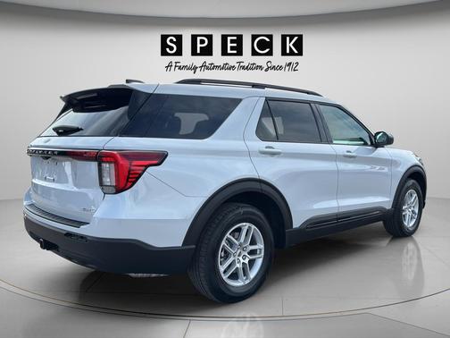 Space White Metallic 2026 Ford Explorer Active