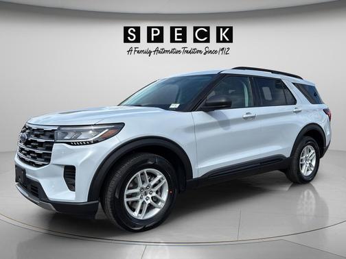 Space White Metallic 2026 Ford Explorer Active