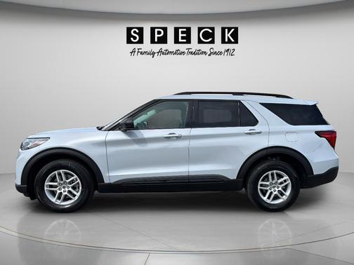 Space White Metallic 2026 Ford Explorer Active