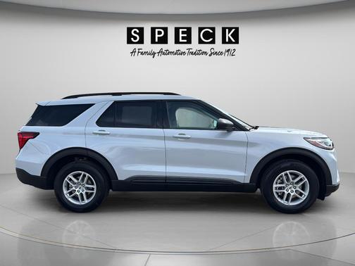 Space White Metallic 2026 Ford Explorer Active