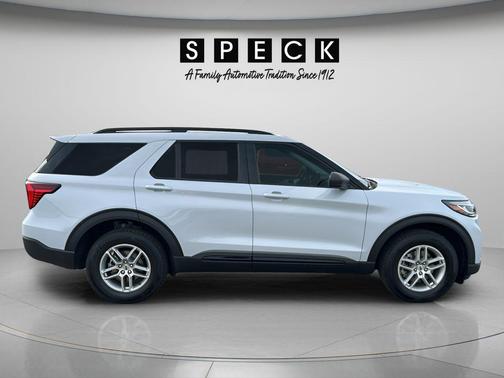 Space White Metallic 2026 Ford Explorer Active
