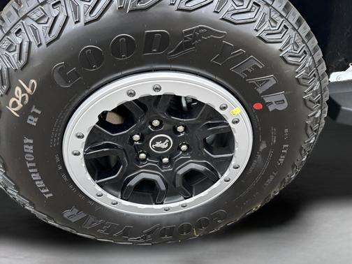 Oxford White 2026 Ford Bronco Base