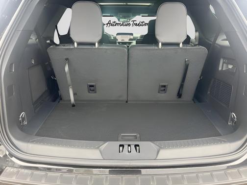 Black Metallic 2026 Ford Explorer ST-Line