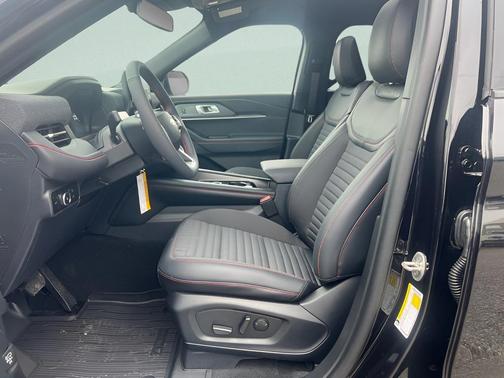 Black Metallic 2026 Ford Explorer ST-Line
