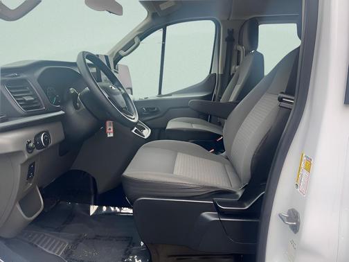 Oxford White 2022 Ford Transit-350 XLT