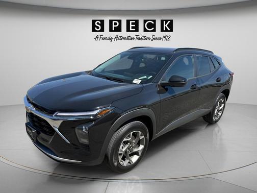 Mosaic Black Metallic 2025 Chevrolet Trax LT