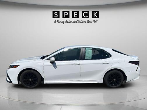White 2024 Toyota Camry SE