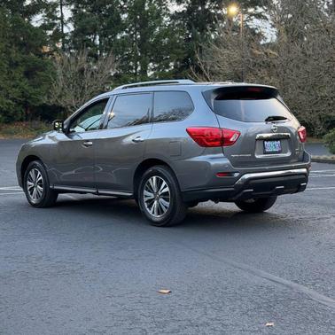 2017 Nissan Pathfinder SV