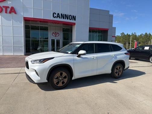 2023 Toyota Highlander Hybrid XLE