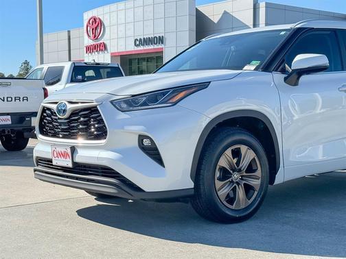 2023 Toyota Highlander Hybrid XLE