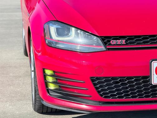 2017 Volkswagen Golf GTI 2.0T Autobahn 4-Door