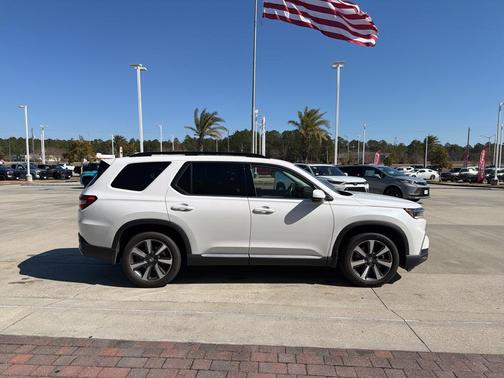 2023 Honda Pilot Touring 8-Passenger