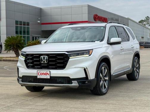 2023 Honda Pilot Touring 8-Passenger