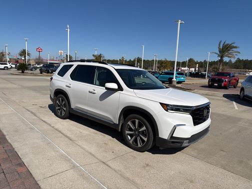 2023 Honda Pilot Touring 8-Passenger