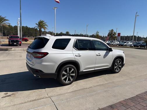 2023 Honda Pilot Touring 8-Passenger