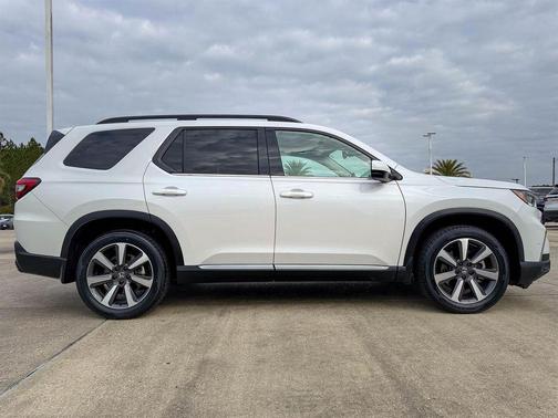 2023 Honda Pilot Touring 8-Passenger