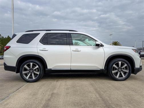 2023 Honda Pilot Touring 8-Passenger