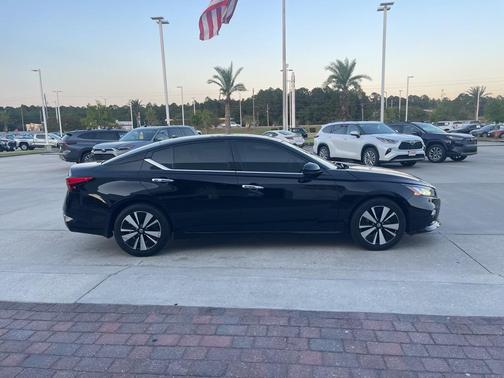 2022 Nissan Altima 2.5 SL