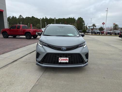 2025 Toyota Sienna XSE 7 Passenger
