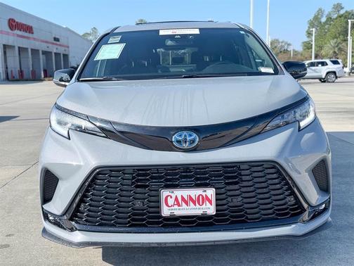 2025 Toyota Sienna XSE 7 Passenger