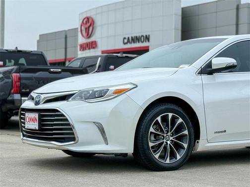 2018 Toyota Avalon Hybrid XLE Premium