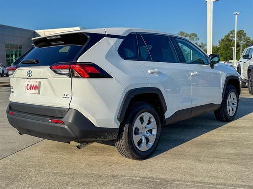 2025 Toyota RAV4 LE